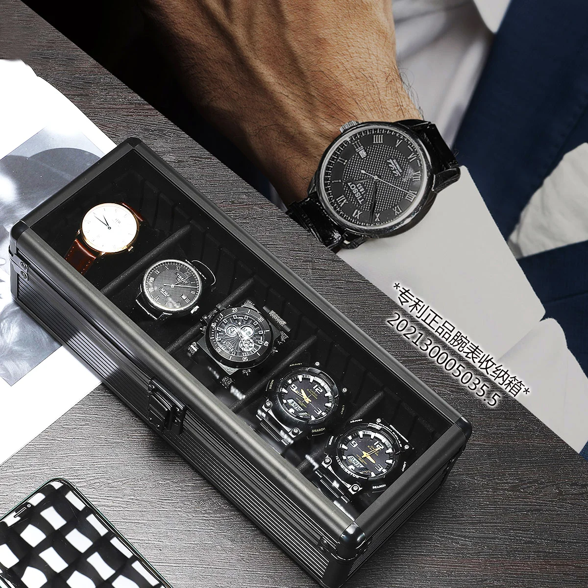Aluminum Alloy High-Grade Watch Box Transparent Watch Box Jewelry Storage Box Shaking Watch Mechanical Watch
Aluminum Alloy High-Grade Watch Box Transparent Watch Box Jewelry Storage Box Shaking Watch Mechanical Watch