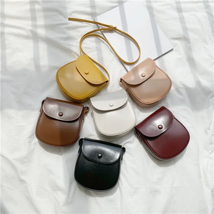 Concave convex mobile phone bag female messenger new shaped single shoulder bag fashion versatile shell small square bag
Concave convex mobile phone bag female messenger new shaped single shoulder bag fashion versatile shell small square bag