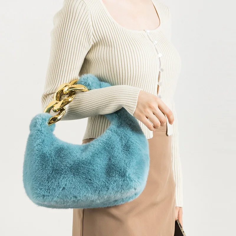 Designer Plush Half Moon Bag for Women Faux Fur Handbags Metal Chain Shoulder Bags Winter Ladies Fashion Underarm Bags 2022 Ins
Designer Plush Half Moon Bag for Women Faux Fur Handbags Metal Chain Shoulder Bags Winter Ladies Fashion Underarm Bags 2022 Ins