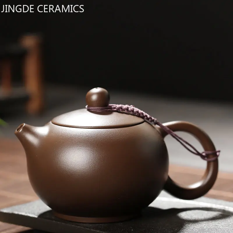 Antique Yixing Purple Clay Tea Pot Raw Ore Zhu Mud Beauty Kettle Chinese Zisha Tea Set Customized Ball Hole Filter Teapot
Antique Yixing Purple Clay Tea Pot Raw Ore Zhu Mud Beauty Kettle Chinese Zisha Tea Set Customized Ball Hole Filter Teapot