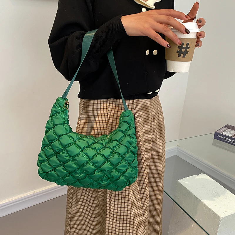 HOCODO Fashion Cotton Women Shoulder Bag Winter Quilting Handbag For Women Waterproof Down Bag Female Solid Color Women'S Bag
HOCODO Fashion Cotton Women Shoulder Bag Winter Quilting Handbag For Women Waterproof Down Bag Female Solid Color Women'S Bag