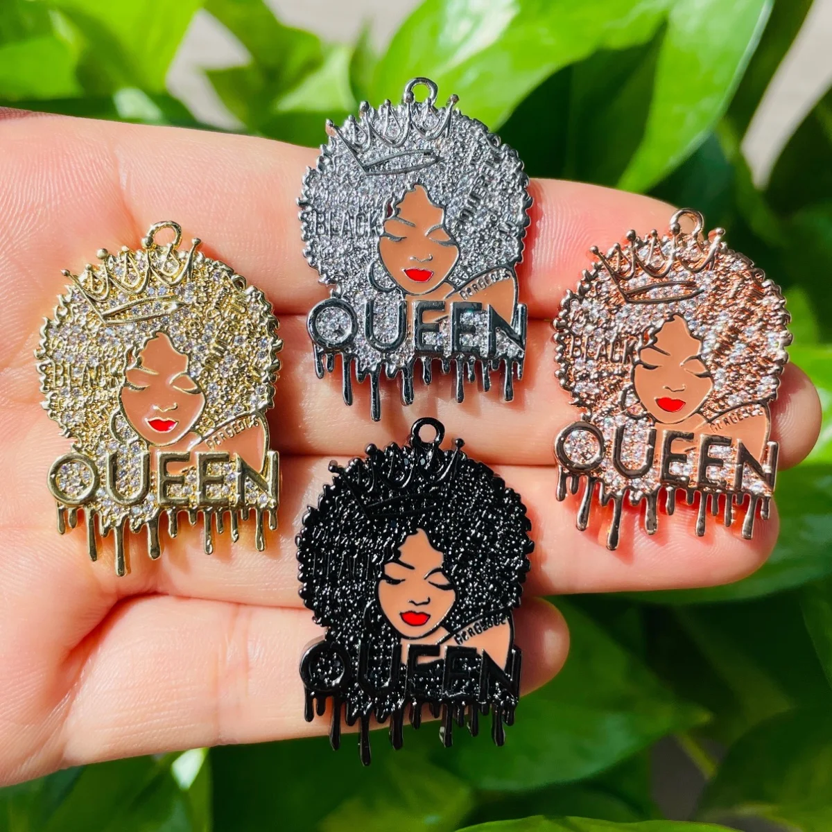 5pcs Micro Pave Afro Girl Pendants Black Dripping Queen Charms Women Bracelet Necklace Making Bling Rhinestone Jewelry Wholesale 
5pcs Micro Pave Afro Girl Pendants Black Dripping Queen Charms Women Bracelet Necklace Making Bling Rhinestone Jewelry Wholesale