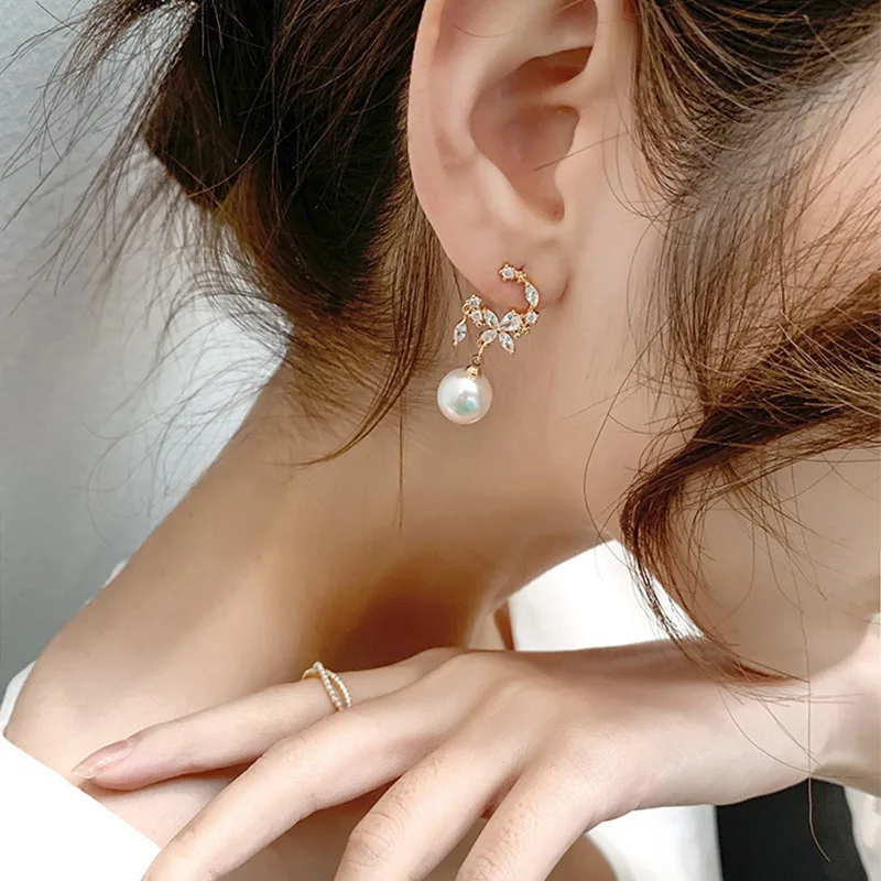 2022 Luxurious Fashion Romantic Pearl Earrings Jewelry Zircon Drop Earrings for Women Temperament Wedding Party Wholesale
2022 Luxurious Fashion Romantic Pearl Earrings Jewelry Zircon Drop Earrings for Women Temperament Wedding Party Wholesale