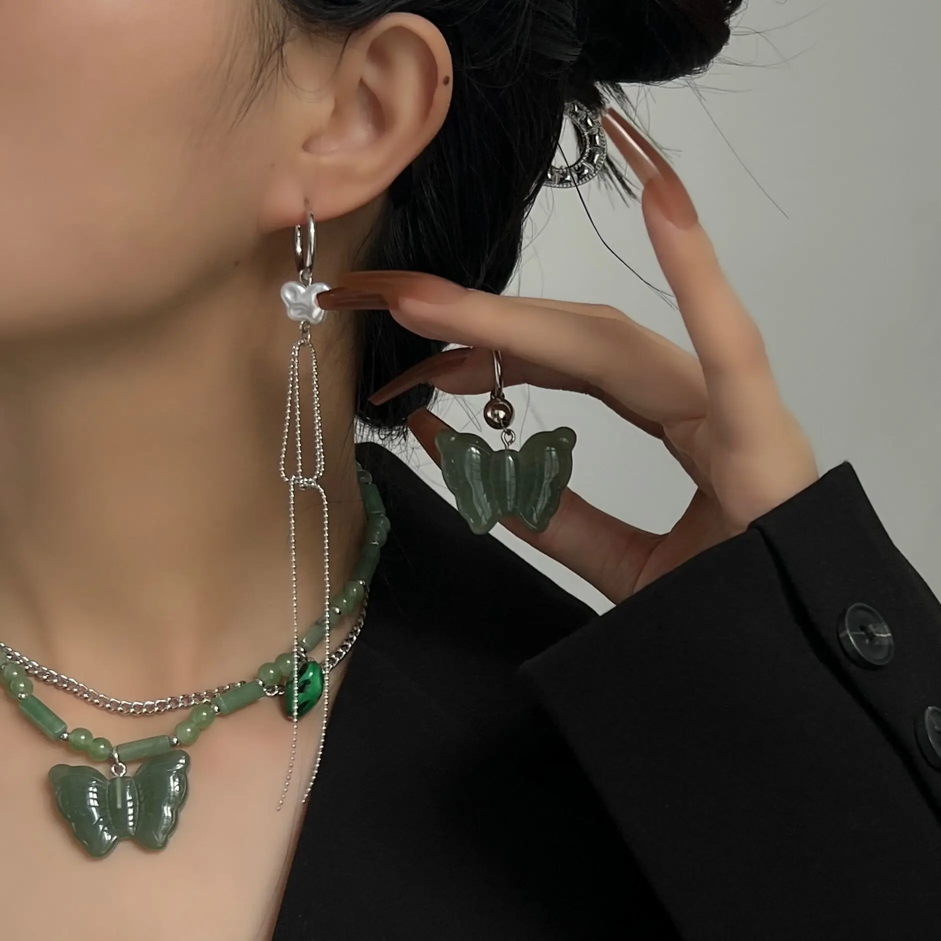 2022 Green Acrylic Butterfly Pendant Necklace Asymmetric Earrings Brincos Jewelry
2022 Green Acrylic Butterfly Pendant Necklace Asymmetric Earrings Brincos Jewelry