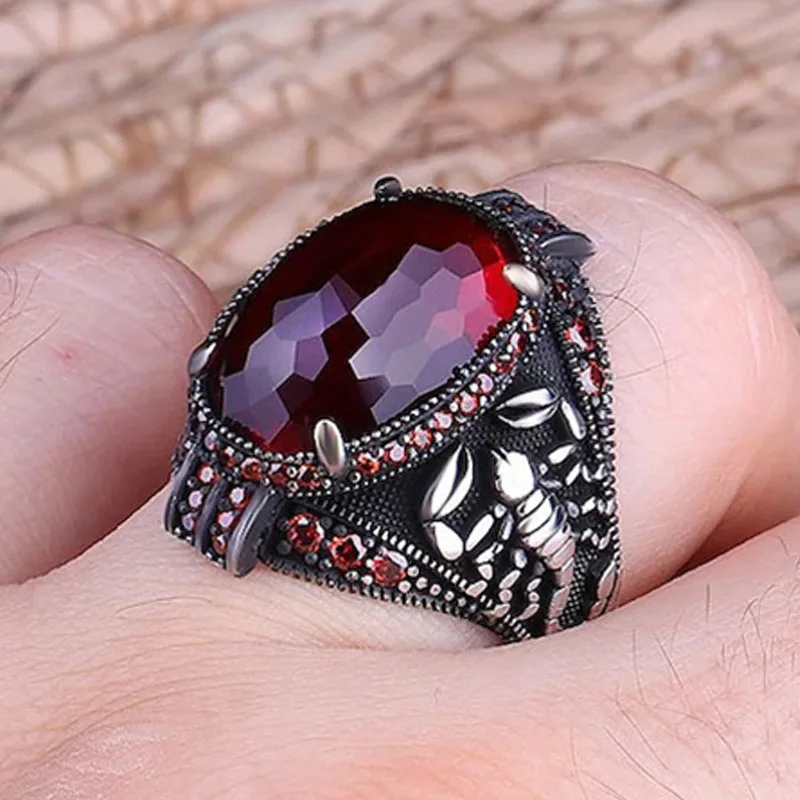 New Retro Red Gemstone Luxury Men's Ring To Attend The Banquet Party Niche Business Ring High-end Fashion Wedding Jewelry
New Retro Red Gemstone Luxury Men's Ring To Attend The Banquet Party Niche Business Ring High-end Fashion Wedding Jewelry