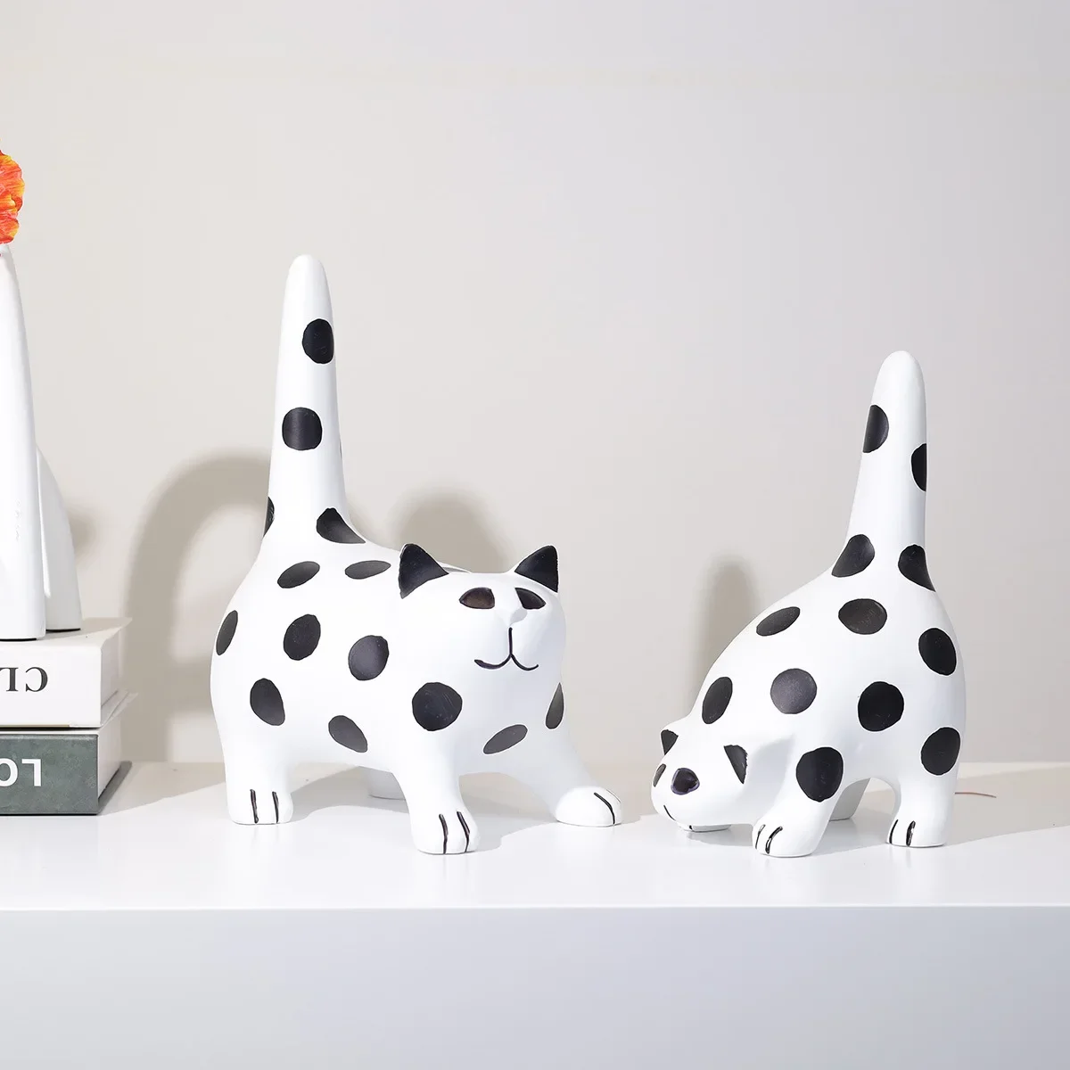 Cartoon Cute Black Point Cat Animal Resin Crafts for Sales Department Bedroom TV Cabinets Wine Cabinet Decorations
Cartoon Cute Black Point Cat Animal Resin Crafts for Sales Department Bedroom TV Cabinets Wine Cabinet Decorations