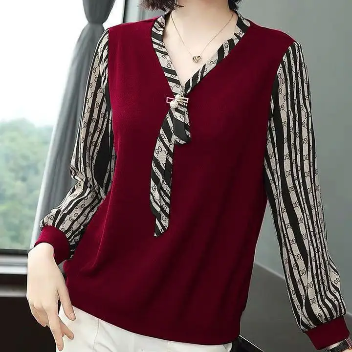 Long Sleeve T-shirt Women's Autumn and Winter New Mother's Blouse Loose Striped Fashion V Neck Top Bottoming Shirt 6XL
Long Sleeve T-shirt Women's Autumn and Winter New Mother's Blouse Loose Striped Fashion V Neck Top Bottoming Shirt 6XL