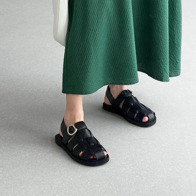 Summer 2022 Shoes Women Genuine Leather Gladiator Sandals Round Toe Flats Buckle Ladies Footwear 2022 Summer Black
Summer 2022 Shoes Women Genuine Leather Gladiator Sandals Round Toe Flats Buckle Ladies Footwear 2022 Summer Black