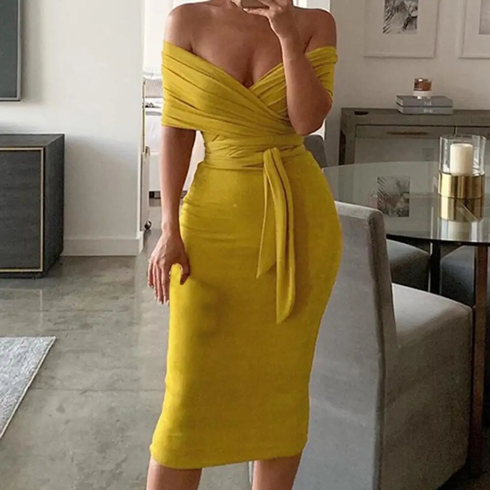 Summer Off Shoulder Backless Outfit Suit Two Piece Set Midi Skirt Wrap Bandage Top Set Streetwear 2022
Summer Off Shoulder Backless Outfit Suit Two Piece Set Midi Skirt Wrap Bandage Top Set Streetwear 2022