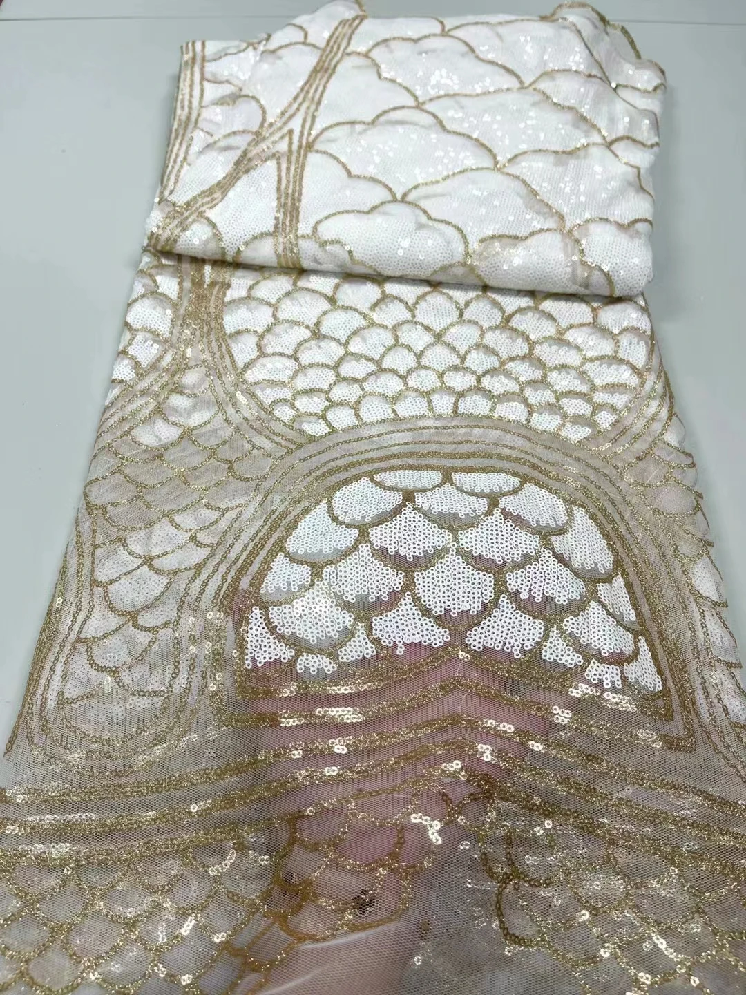 5yards/bag free shipping 6 colours classic design nice lace fabric sequins lace
5yards/bag free shipping 6 colours classic design nice lace fabric sequins lace