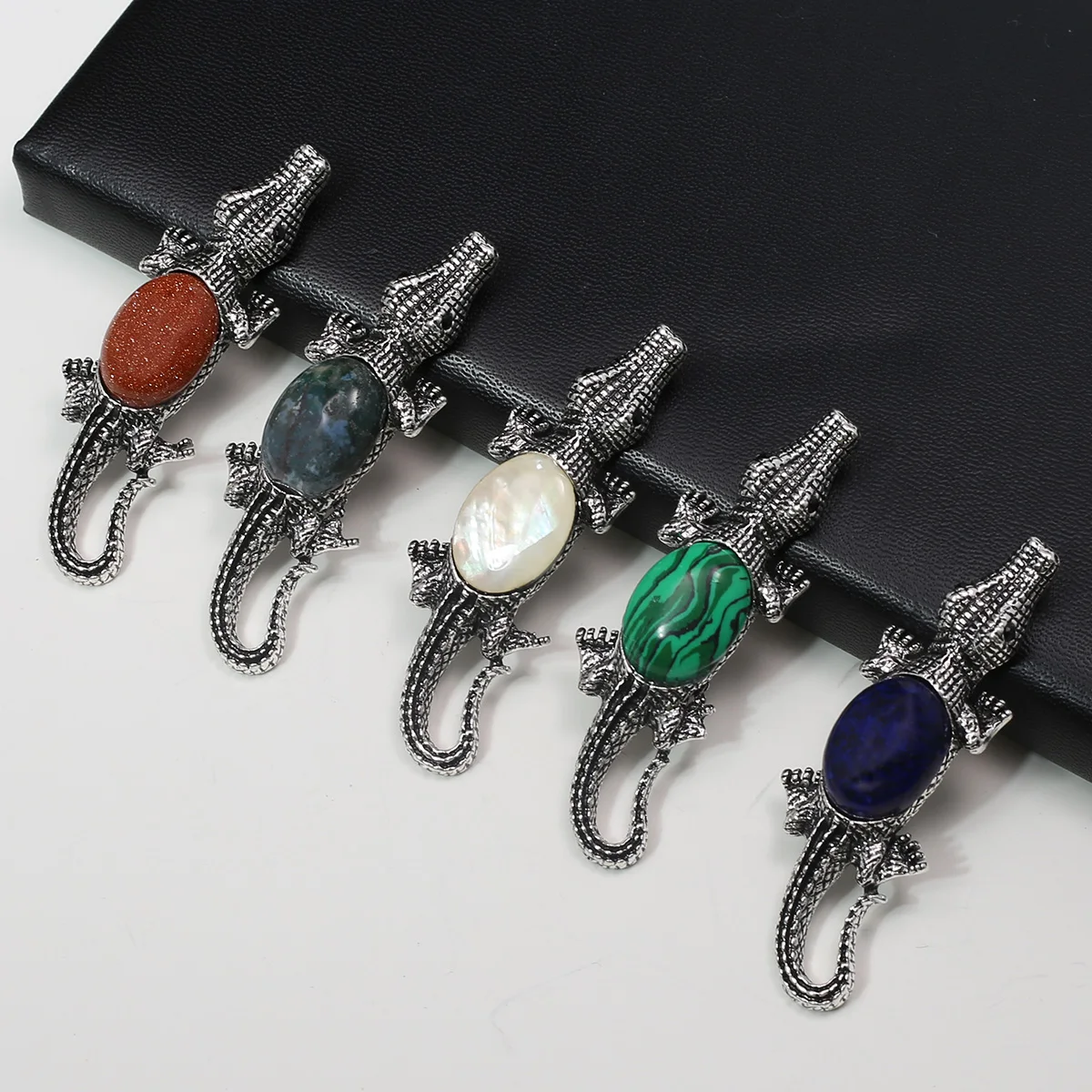 Natural Stone Shell Metal Crocodile Green Aventurine Tiger Eye Amethysts Pendant Making DIY Fashion Charm Necklace Bracelet Gift
Natural Stone Shell Metal Crocodile Green Aventurine Tiger Eye Amethysts Pendant Making DIY Fashion Charm Necklace Bracelet Gift