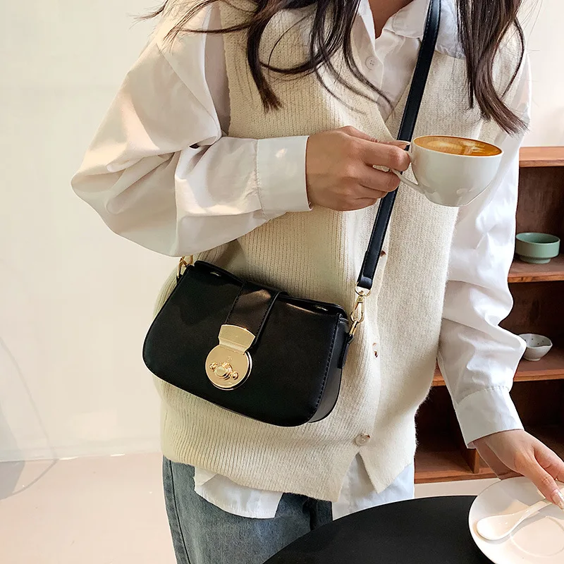 Fashion Bag Women's Bag Summer 2022 New Korean Style Simple Shoulder Bag High-end Small Square Bag All-match Messenger Bag
Fashion Bag Women's Bag Summer 2022 New Korean Style Simple Shoulder Bag High-end Small Square Bag All-match Messenger Bag