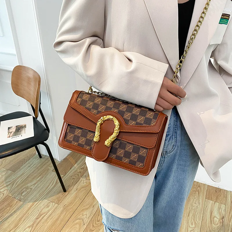 2022 New luxury women's bag Simple shoulder bag retro texture cross-body bag reading bag
2022 New luxury women's bag Simple shoulder bag retro texture cross-body bag reading bag