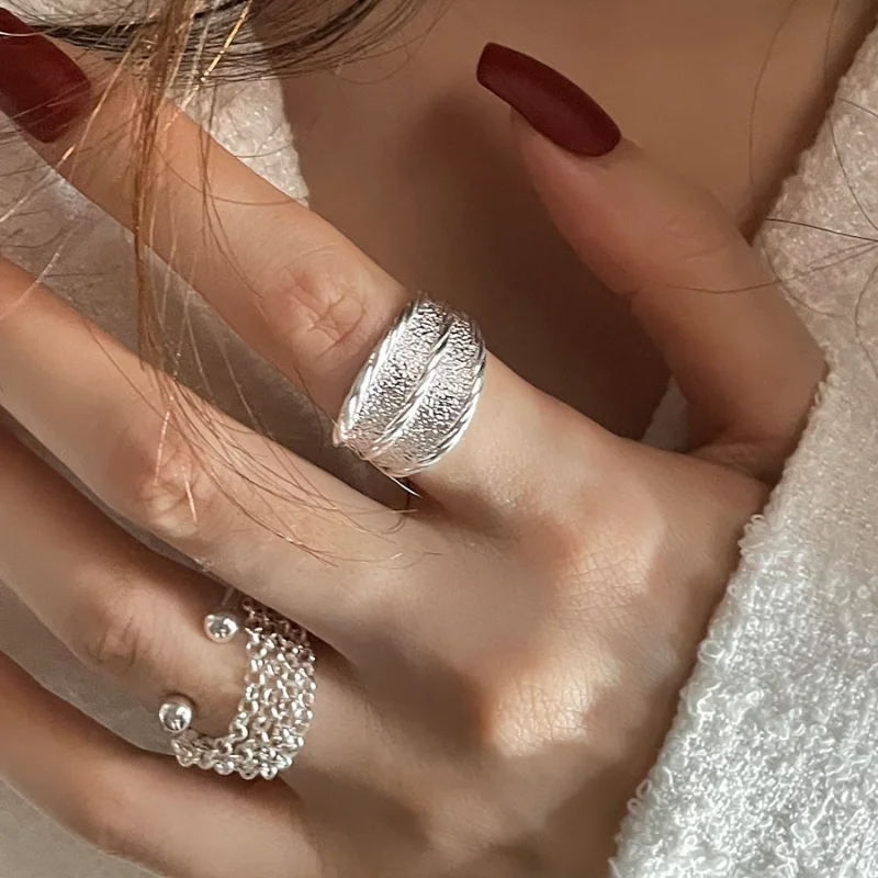 Advanced Textured Open End Ring with Fashionable and Personalized Trend, Pleated Soft Chain Design, and Sensory Ring
Advanced Textured Open End Ring with Fashionable and Personalized Trend, Pleated Soft Chain Design, and Sensory Ring