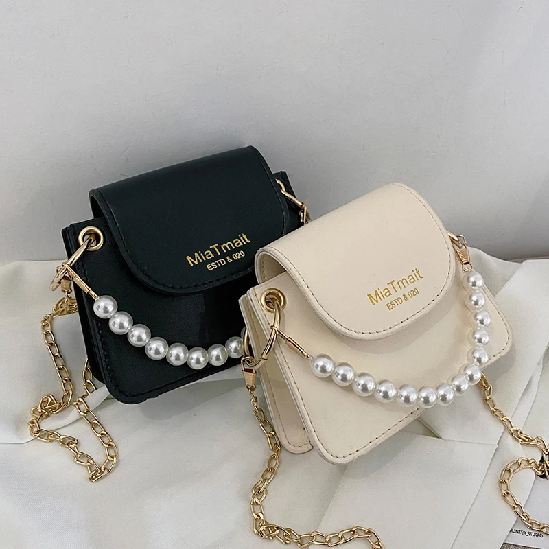 Vintage Diamond Check Women's Black Rivet Soft Pu Leather Shopper's Handbag Fashion Versatile Makeup Travel Storage Bag Handbag
Vintage Diamond Check Women's Black Rivet Soft Pu Leather Shopper's Handbag Fashion Versatile Makeup Travel Storage Bag Handbag