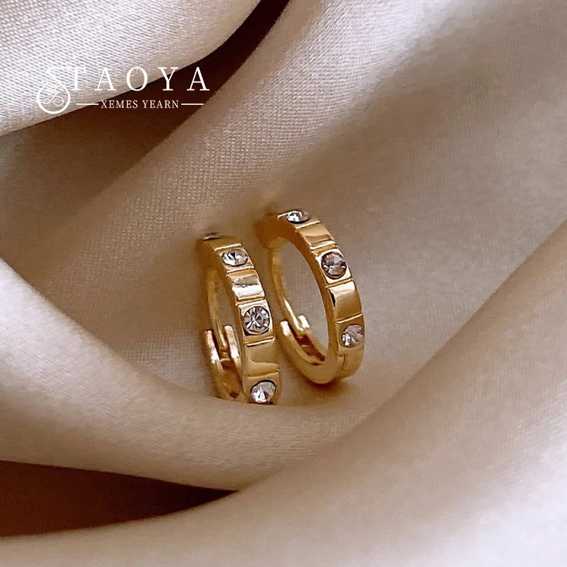 Simple and Compact Design Gold Color Circular Inlaid With Zircon Hoop Earings A Delicate Accessory For Women At The 2023 Fashion
Simple and Compact Design Gold Color Circular Inlaid With Zircon Hoop Earings A Delicate Accessory For Women At The 2023 Fashion