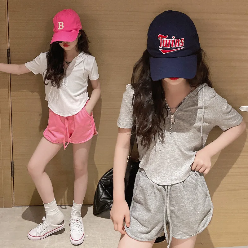Summer Hooded T-shirt Shorts Two Pieces Girls Outfits Casual Sport Teen Shool Kids Clothing Set Zipper Fashion Children Clothes
Summer Hooded T-shirt Shorts Two Pieces Girls Outfits Casual Sport Teen Shool Kids Clothing Set Zipper Fashion Children Clothes