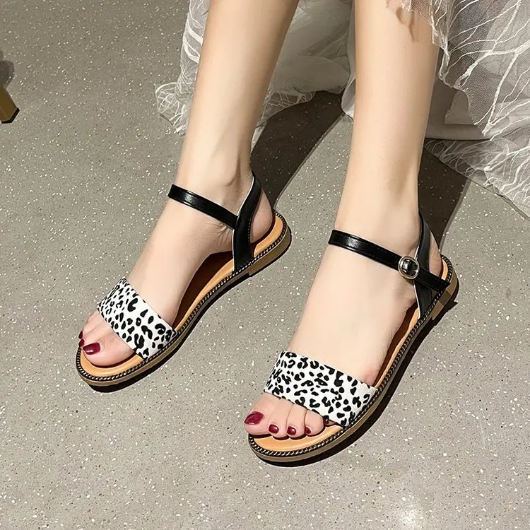 2022 Women's Square Heel Sandals Buckle Strap Women's Sandals Comfortable Pu Women's Shoes Leopard Print Square Heels 35-42
2022 Women's Square Heel Sandals Buckle Strap Women's Sandals Comfortable Pu Women's Shoes Leopard Print Square Heels 35-42