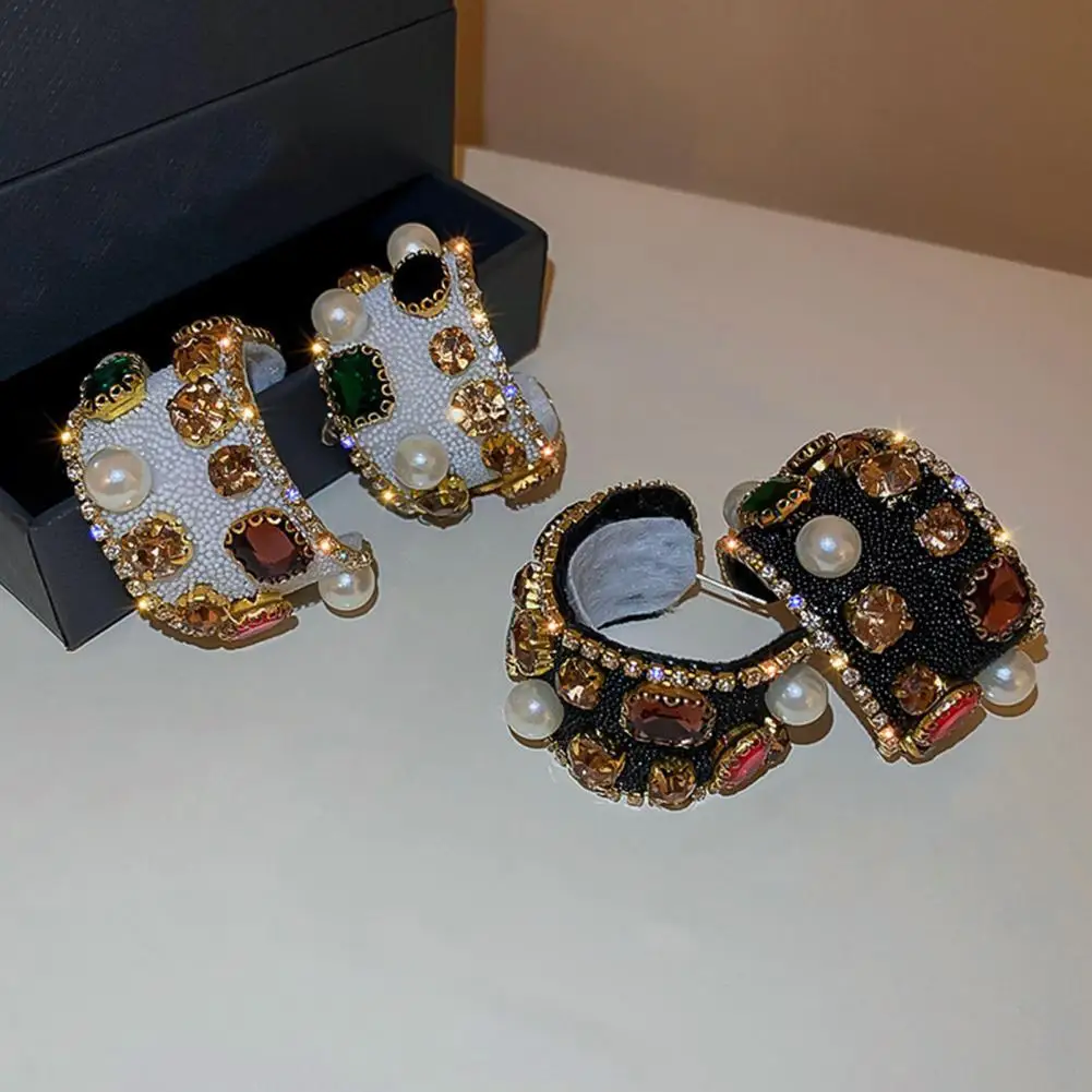 Lightweight 1 Pair Chic Exaggerated C-Shaped Lady Earrings Gift Fashion Earrings Delicate for Daily Life 
Lightweight 1 Pair Chic Exaggerated C-Shaped Lady Earrings Gift Fashion Earrings Delicate for Daily Life