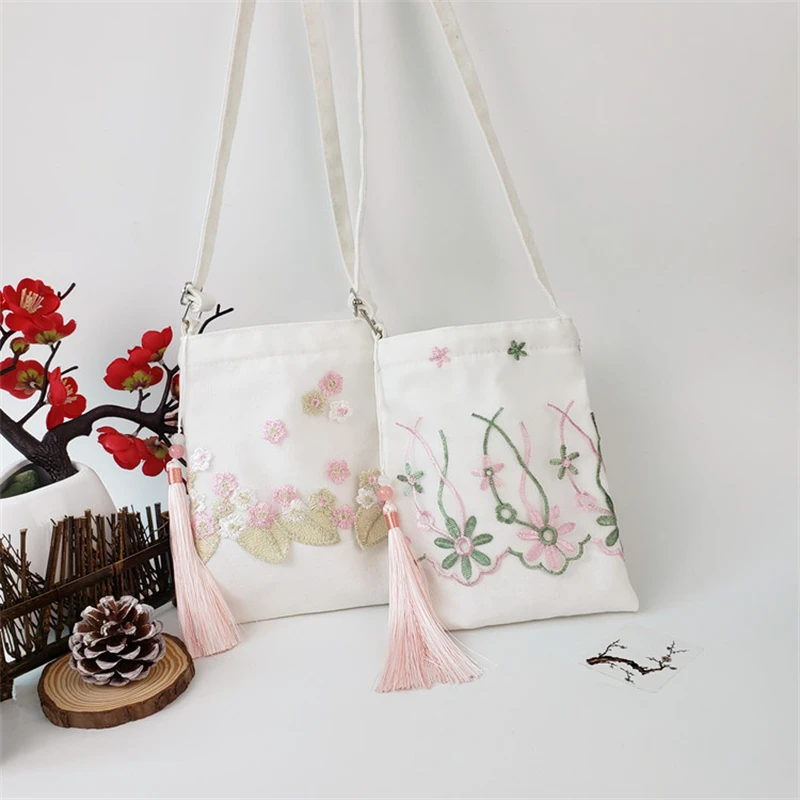 Chinese Style Lace Tassel Bag Ancient Hanfu Bag Embroidery Messenger Shoulder Bag Traditional Chinese Costume Antique Purse
Chinese Style Lace Tassel Bag Ancient Hanfu Bag Embroidery Messenger Shoulder Bag Traditional Chinese Costume Antique Purse