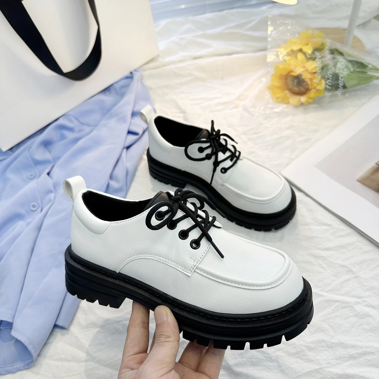 Black Woman Flats Oxfords Women's Autumn British Style Round Toe Clogs Platform All-Match Casual Female Sneakers Modis Dress
Black Woman Flats Oxfords Women's Autumn British Style Round Toe Clogs Platform All-Match Casual Female Sneakers Modis Dress