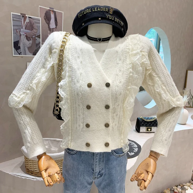 Niche Design New 2022 Winter Fashion Double Breasted Lace Splicing V-neck Long Sleeve Knitting Cardigan Sweater Top Coat
Niche Design New 2022 Winter Fashion Double Breasted Lace Splicing V-neck Long Sleeve Knitting Cardigan Sweater Top Coat