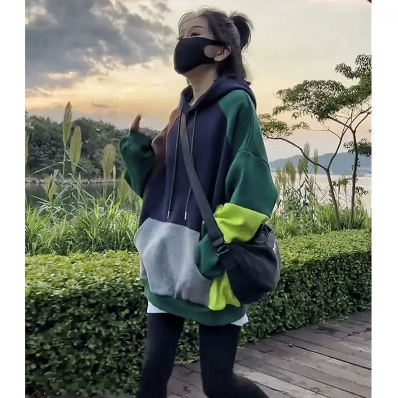 Autumn And Winter Hooded Medium Long Color Block Hooded Sweater For Women Oversize Loose Casual Outdoor Sports Design Small Coat
Autumn And Winter Hooded Medium Long Color Block Hooded Sweater For Women Oversize Loose Casual Outdoor Sports Design Small Coat