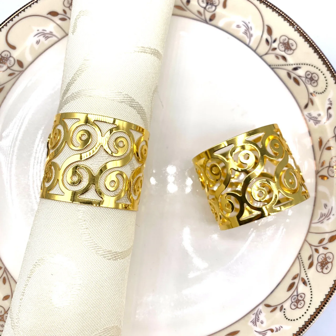 1 PCS hotel thread napkin buckle napkin ring napkin ring S-shaped mouth cloth ring spot manufacturers wholesale servilletero
1 PCS hotel thread napkin buckle napkin ring napkin ring S-shaped mouth cloth ring spot manufacturers wholesale servilletero