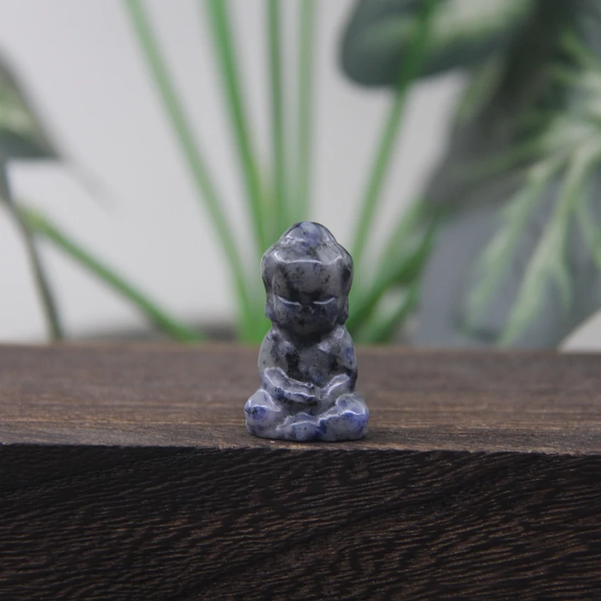 Фигурка Будды из драгоценного камня
Фигурка Будды из драгоценного камня