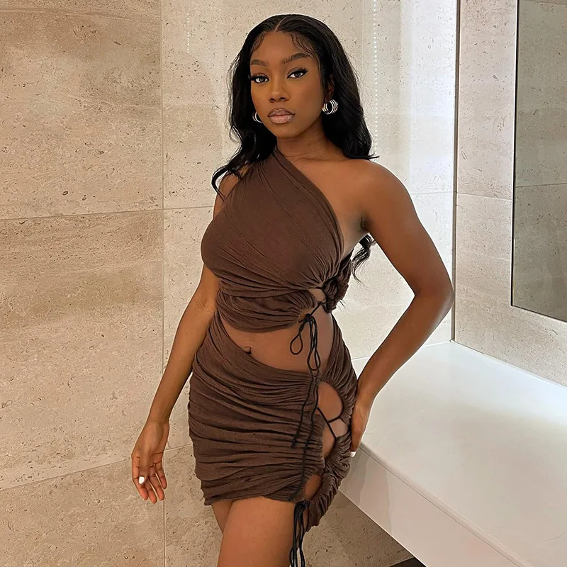 European And American Summer New Brown One-Shoulder Solid Color Pleated Tie Two-Piece Suit
European And American Summer New Brown One-Shoulder Solid Color Pleated Tie Two-Piece Suit