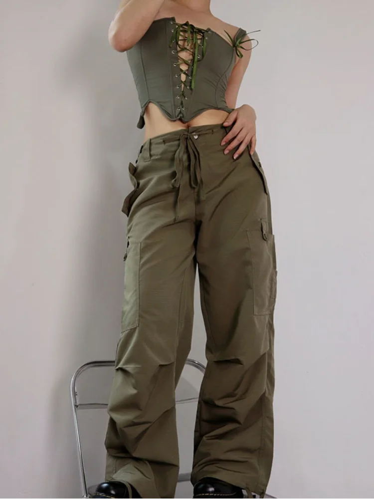 Streetwear Dark Green Women Sports Cargo Pants Multi-Pocket Straight Trousers Drawstring Low Waist Y2k Harajuku pants
Streetwear Dark Green Women Sports Cargo Pants Multi-Pocket Straight Trousers Drawstring Low Waist Y2k Harajuku pants