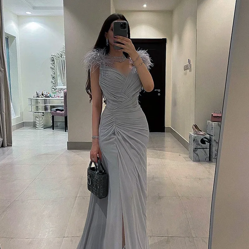 Elegant Split Dress Skirt Temperament Sleeveless Midi Bodycon Dresses for Women Show Chest Waist Pleated Furry Suspenders Robe
Elegant Split Dress Skirt Temperament Sleeveless Midi Bodycon Dresses for Women Show Chest Waist Pleated Furry Suspenders Robe