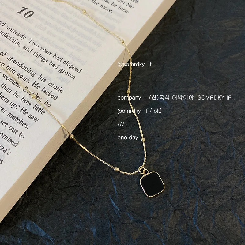 Alloy Gold Necklaces Black Exquisite Minimalist Square Pendant Choker Chains Fashion Necklace For Women Jewelry Party Gift
Alloy Gold Necklaces Black Exquisite Minimalist Square Pendant Choker Chains Fashion Necklace For Women Jewelry Party Gift