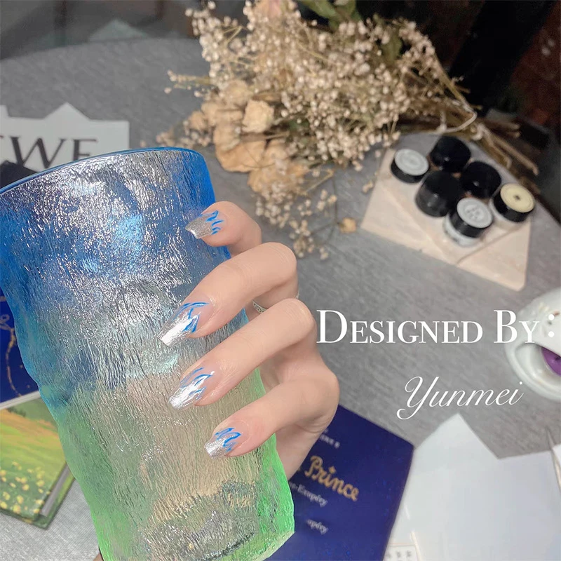 Стакан для воды с градиентным переходом красного цвета, в наличии
Стакан для воды с градиентным переходом красного цвета, в наличии