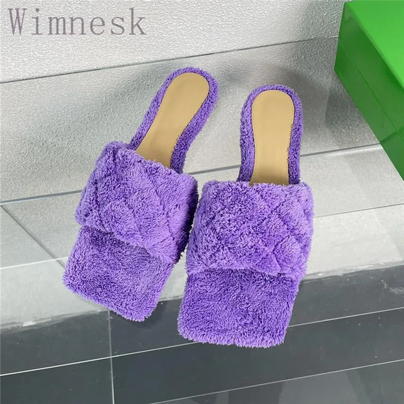 Летние Новые квадратные брикетные женские тапочки, повседневные лаконичные шерстяные модные уличные Повседневные тапочки из натуральной кожи для женщин
Летние Новые квадратные брикетные женские тапочки, повседневные лаконичные шерстяные модные уличные Повседневные тапочки из натуральной кожи для женщин