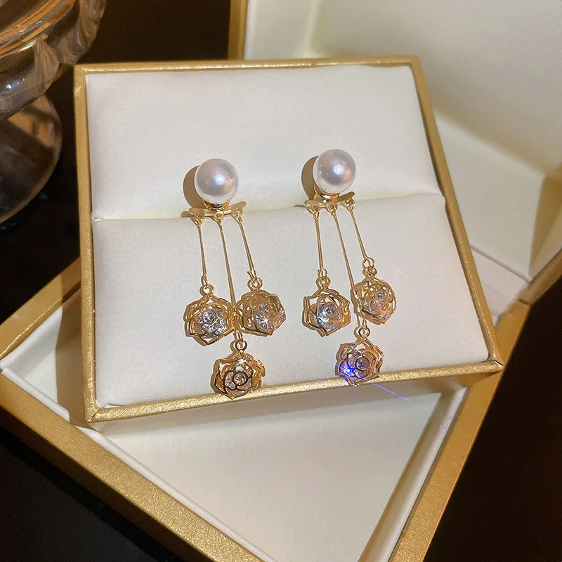 French Sparkly CZ Cubic Zirconia Rose Pendant Earring for Women Simulated Pearl Long Tassel Drop Earrings Daily Party Jewelry
French Sparkly CZ Cubic Zirconia Rose Pendant Earring for Women Simulated Pearl Long Tassel Drop Earrings Daily Party Jewelry