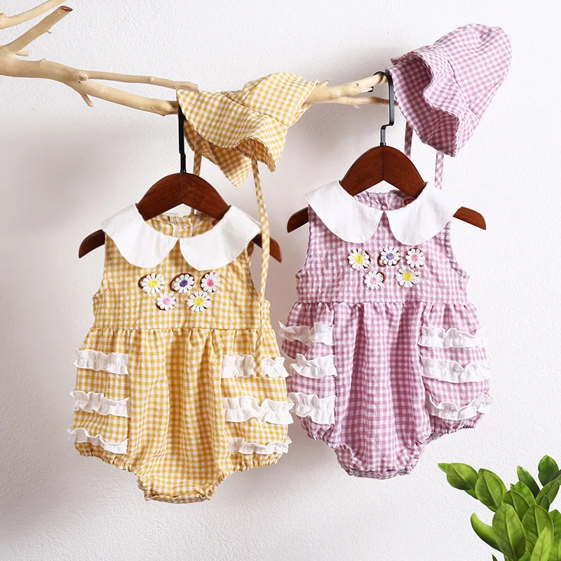 2022 Summer Clothes Korean Version Child Cute Flower Doll Collar Plaid Sleeveless Jumpsuit Baby Bag Fart Romper Hat
2022 Summer Clothes Korean Version Child Cute Flower Doll Collar Plaid Sleeveless Jumpsuit Baby Bag Fart Romper Hat
