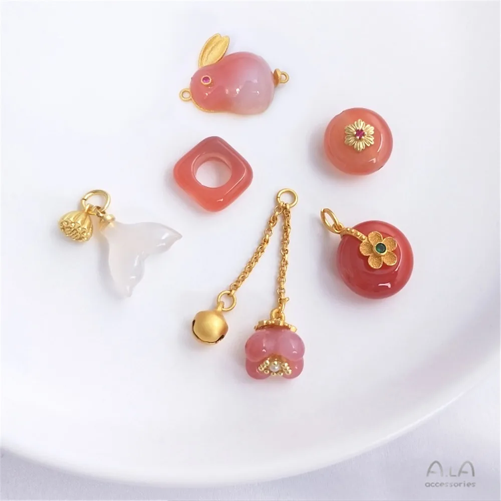 Natural south red candy color moon rabbit pendant safe button square running ring litchi frozen fish tail hanging ornaments
Natural south red candy color moon rabbit pendant safe button square running ring litchi frozen fish tail hanging ornaments