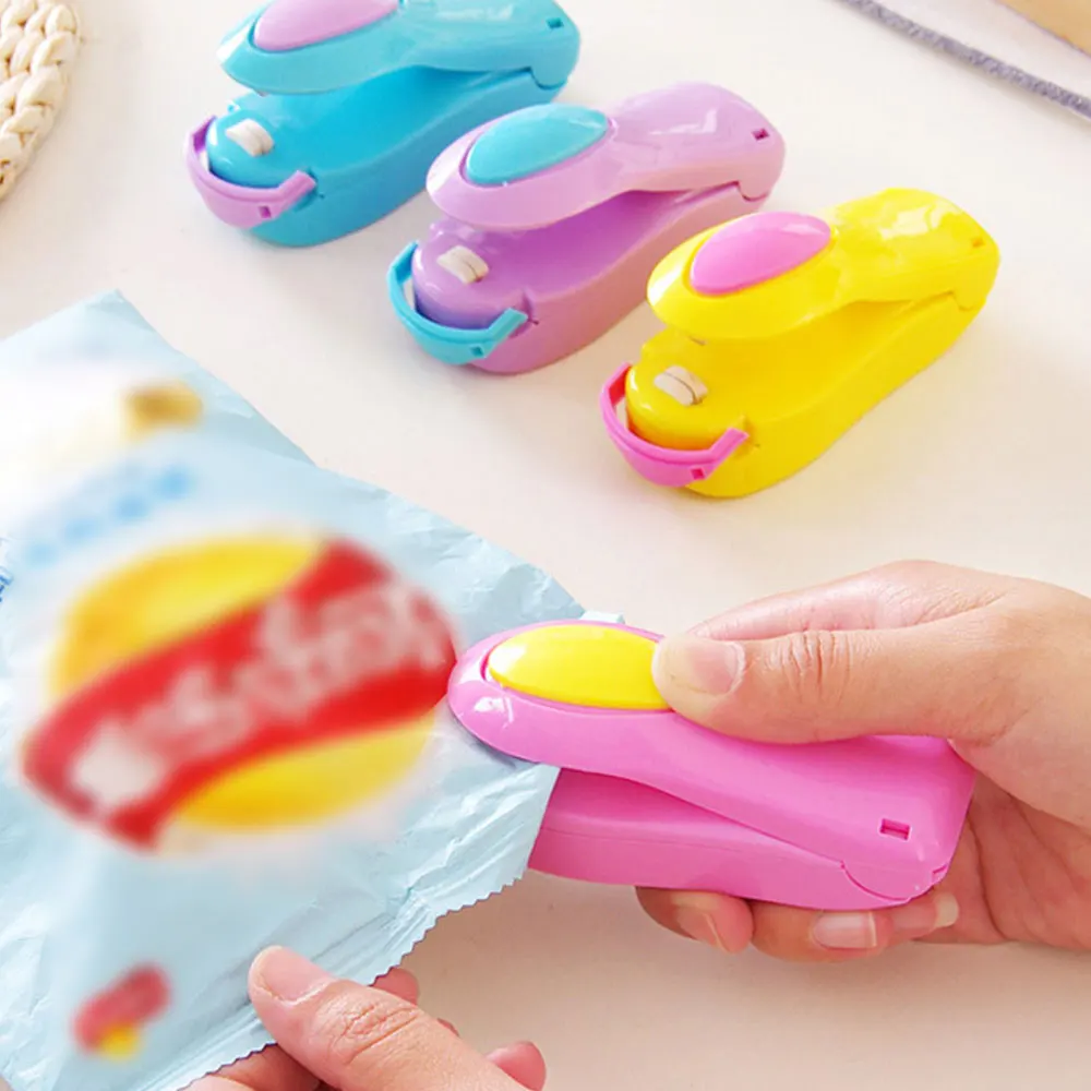 Mini Sealing Machine Household Food Preservation Small Sealer Heat Sealer, Hand Pressure Snack Plastic Bag Kitchen Accessories
Mini Sealing Machine Household Food Preservation Small Sealer Heat Sealer, Hand Pressure Snack Plastic Bag Kitchen Accessories