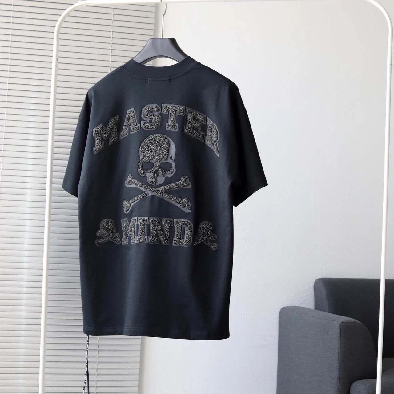 2022 MASTERMIND summer MMJ skull fluorescent foam offset printing black men casual round neck short-sleeved T-shirt TX506
2022 MASTERMIND summer MMJ skull fluorescent foam offset printing black men casual round neck short-sleeved T-shirt TX506