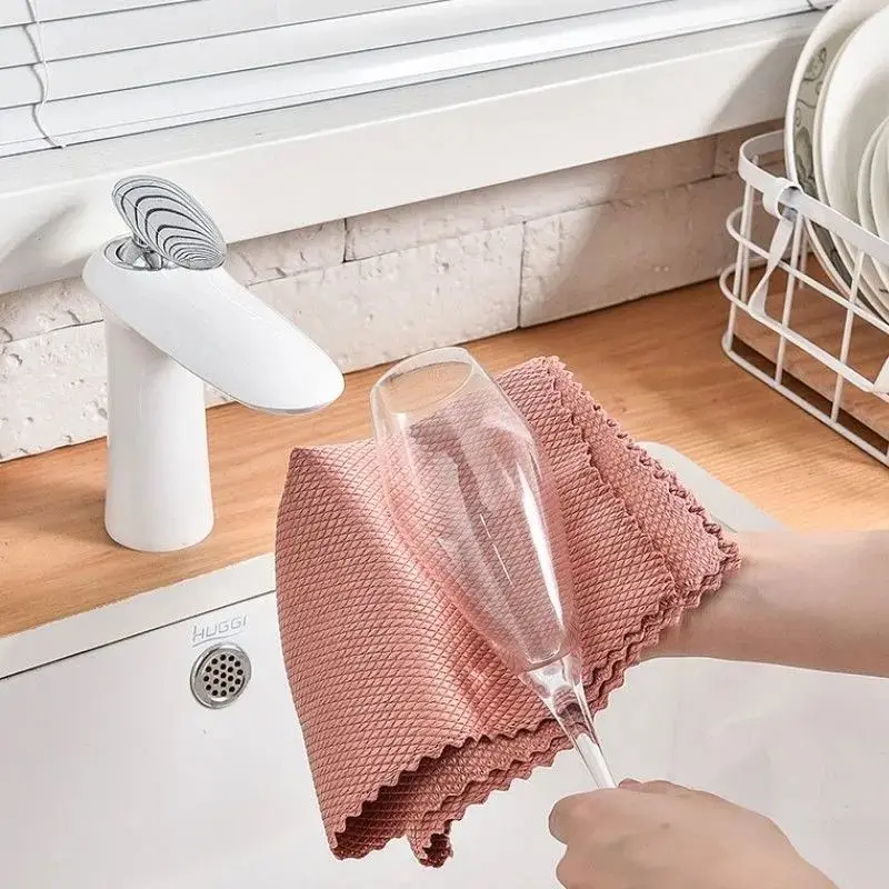 Fish scale rag no trace glass special kitchen absorbent towel to remove oil scouring pad thickened dishcloth can be wholesaled
Fish scale rag no trace glass special kitchen absorbent towel to remove oil scouring pad thickened dishcloth can be wholesaled