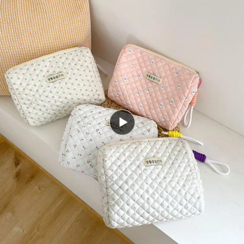Zipper Design Baby Diaper Bags Practical Mommy Bags Durable Wear-resistant Cosmetic Bag Make Up Case Widening Makeup Bag Cute
Zipper Design Baby Diaper Bags Practical Mommy Bags Durable Wear-resistant Cosmetic Bag Make Up Case Widening Makeup Bag Cute