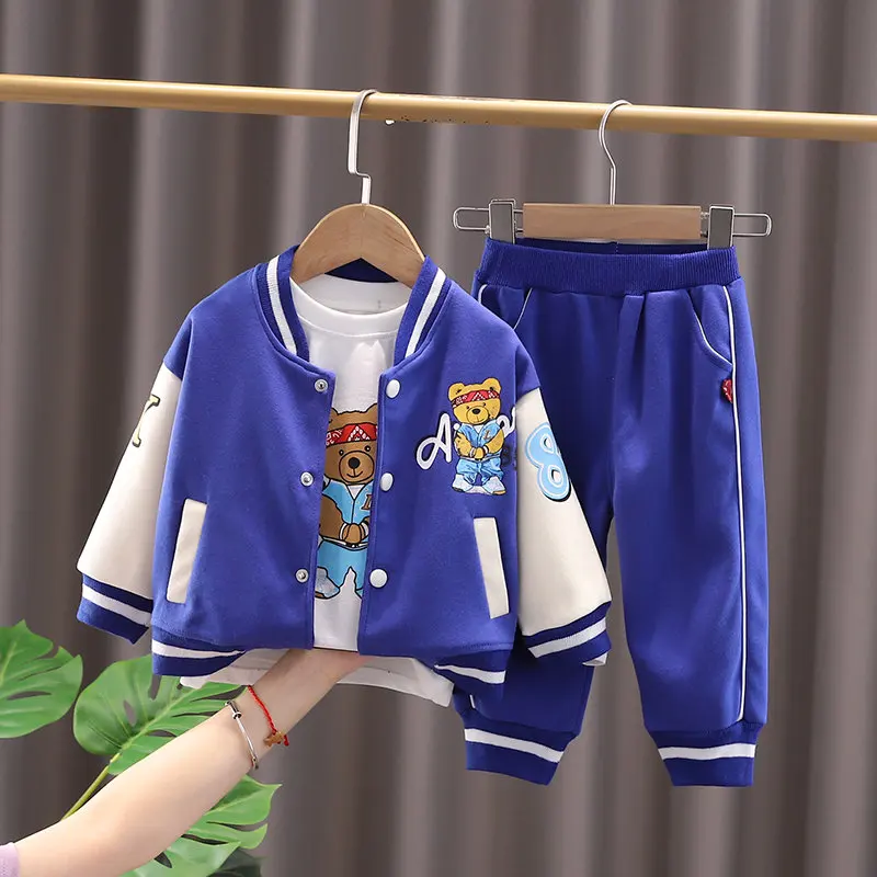 Детская Хлопковая одежда для маленьких мальчиков, осенняя футболка с мультяшным рисунком, брюки, 3 шт./компл., Детские повседневные спортивные костюмы для малышей
Детская Хлопковая одежда для маленьких мальчиков, осенняя футболка с мультяшным рисунком, брюки, 3 шт./компл., Детские повседневные спортивные костюмы для малышей