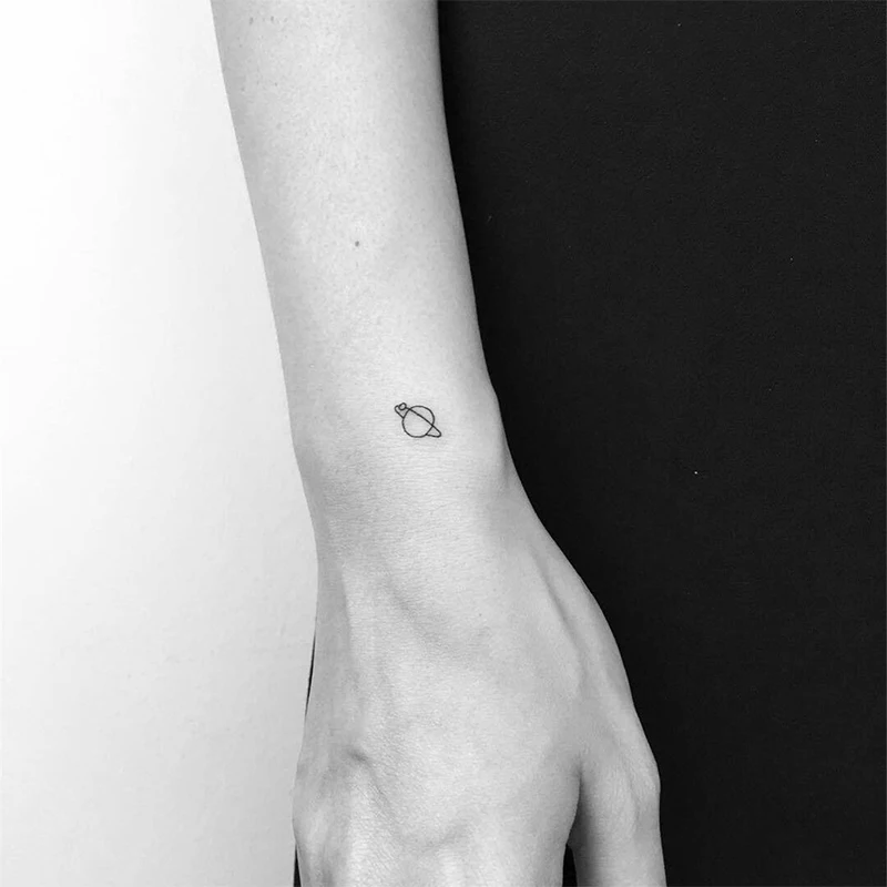 Simplicity Planet Fashion Women Men Temporary Tattoo Sticker Water Transfer Tattoo Minimalist Small Asteroid Design Fake Tatto
Simplicity Planet Fashion Women Men Temporary Tattoo Sticker Water Transfer Tattoo Minimalist Small Asteroid Design Fake Tatto
