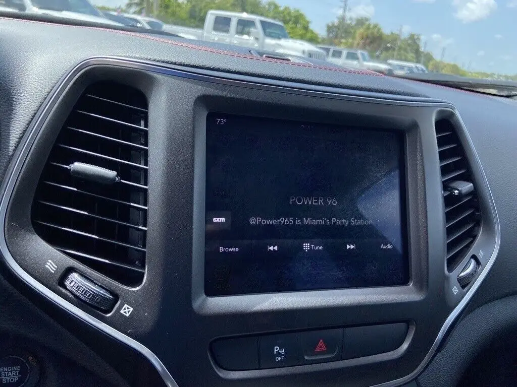 1x Car LCD Display Touch Screen 8.4 Uconnect 4C UAQ LCD Monitor Display Touch Screen Radio Navigation Fit For Dodge Durango
1x Car LCD Display Touch Screen 8.4 Uconnect 4C UAQ LCD Monitor Display Touch Screen Radio Navigation Fit For Dodge Durango