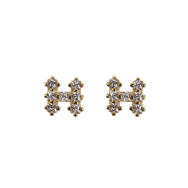 2022 New 95 Pure Silver Needle Earrings for Women Simple H Letter Small Temperament Exquisite Luxury Jewelry Earring Wholesale
2022 New 95 Pure Silver Needle Earrings for Women Simple H Letter Small Temperament Exquisite Luxury Jewelry Earring Wholesale