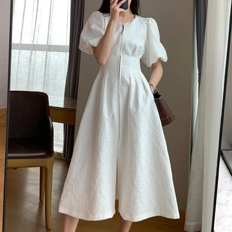 Elegant French Summer White Jacquard Dress Vintage Women O Neck Short Puff Sleeve Zipper Front Slim Waist Blll Gown Party Dress
Elegant French Summer White Jacquard Dress Vintage Women O Neck Short Puff Sleeve Zipper Front Slim Waist Blll Gown Party Dress