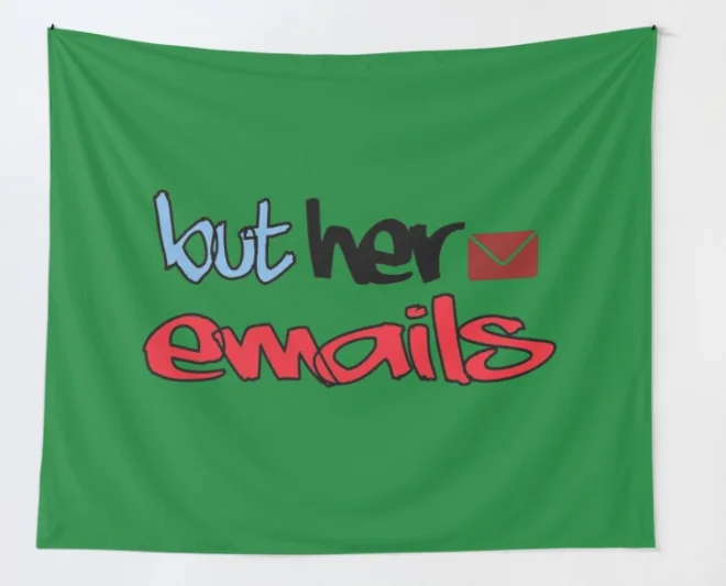 Но ее электронная почта гобелен 
Но ее электронная почта гобелен