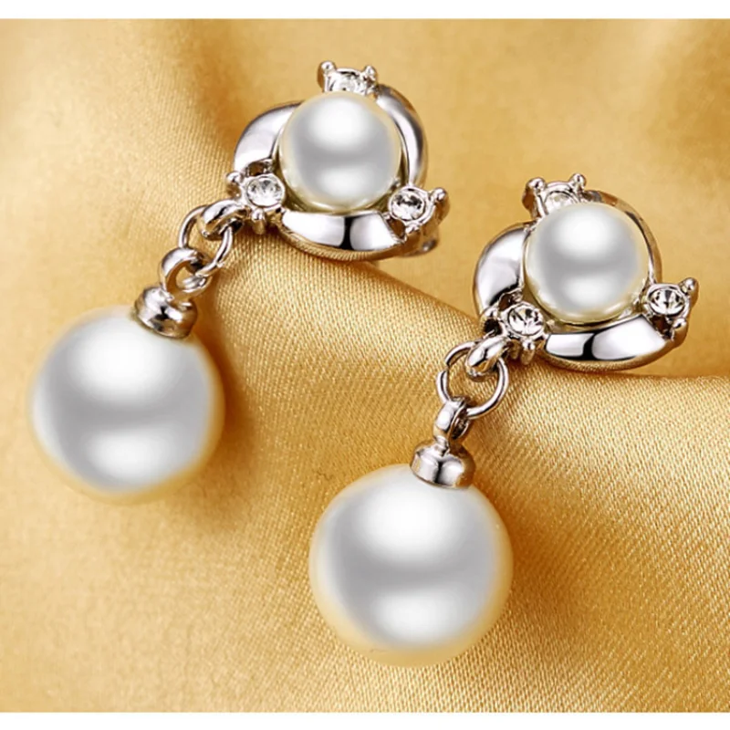 

KERLA New Arrival Aesthetic Stud Earrings with Wild Rhinestones and Imitation Pearl for Women High-Quality Zinc Alloy Ear Studs