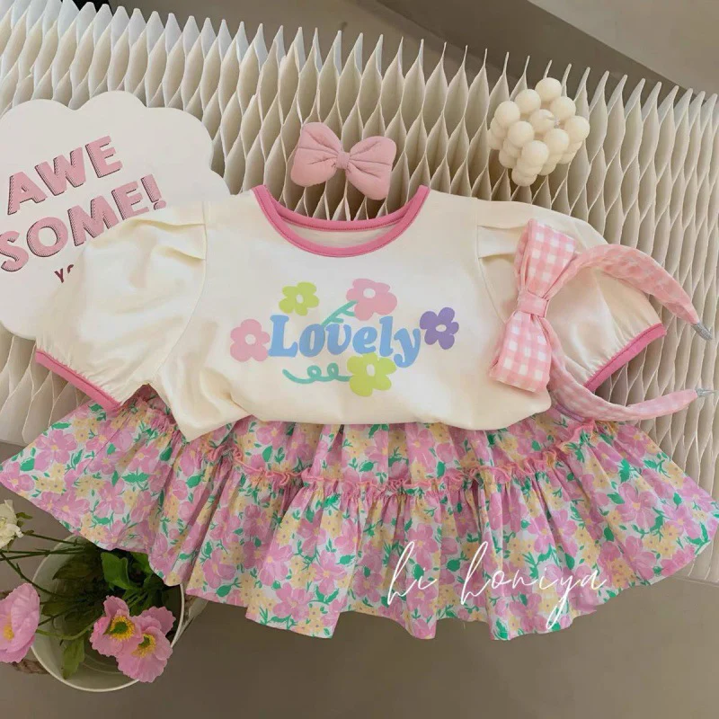Cute Kids Girls Two Pieces Sets Cartoon Letter Loose T-Shirt+Floral Print A-Line Mini Skirt 1-6Y Children Summer Clothing Suit
Cute Kids Girls Two Pieces Sets Cartoon Letter Loose T-Shirt+Floral Print A-Line Mini Skirt 1-6Y Children Summer Clothing Suit